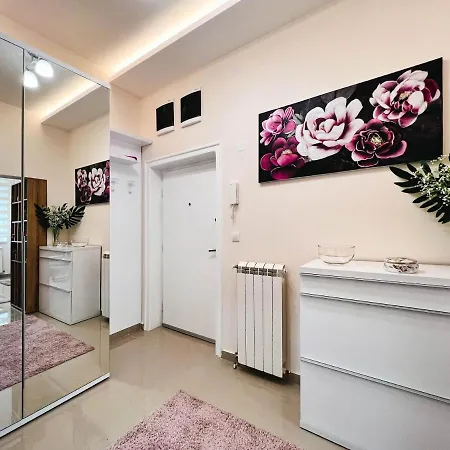 Old Town Luxury Suites