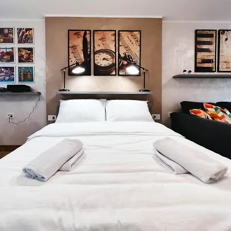 Old Town Luxury Suites Apartment *