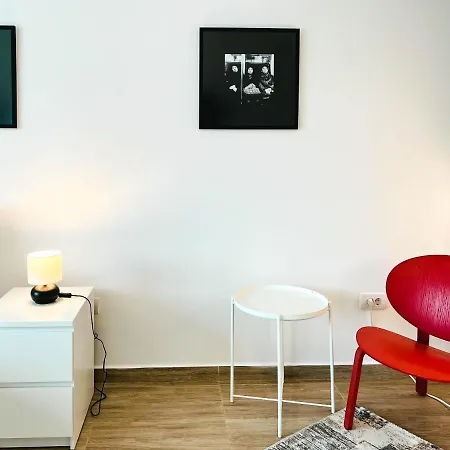 Old Town Luxury Suites Apartment
